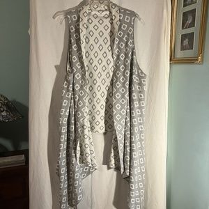 Reversible knit sweater vest